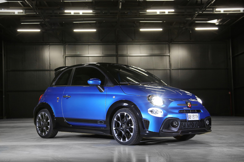 Abarth 695 Tributo 131