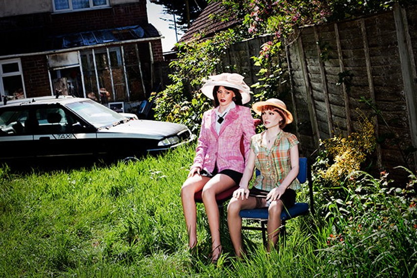 Njegova kolekcija broji 12 lutaka, koje su napravljene u SAD, Rusiji i Aziji. Ima osam tela, ali 12 različitih lica, što mu omogućava da kombinuje i stvara nove "silikonske miljenice."