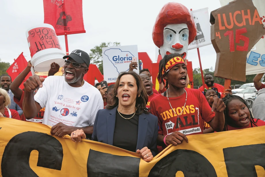 5 października 2019 roku. Kamala Harris podczas marszu Blue Jamboree Partii Demokratycznej w hrabstwie Charleston (Karolina Płd.). 