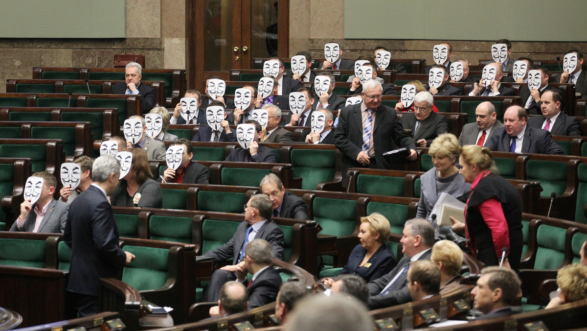 Polska nie może zmienić zapisów ACTA; jest na to za późno - powiedziała ekspertka prawa międzynarodowego prof. Genowefa Grabowska z Wydziału Prawa i Administracji Uniwersytetu Śląskiego. Zaznaczyła jednak, że sprzeciw swój może wyrazić Parlament Europejski.