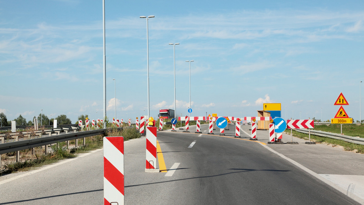 Jutro zostanie oddany do użytku 18,5-kilometrowy odcinek drogi ekspresowej S5 od węzła "Mieleszyn” do "Gniezno Południe”. Jak poinformowała GDDKiA w Poznaniu, prace udało się zakończyć dwa miesiące przed planowanym terminem.