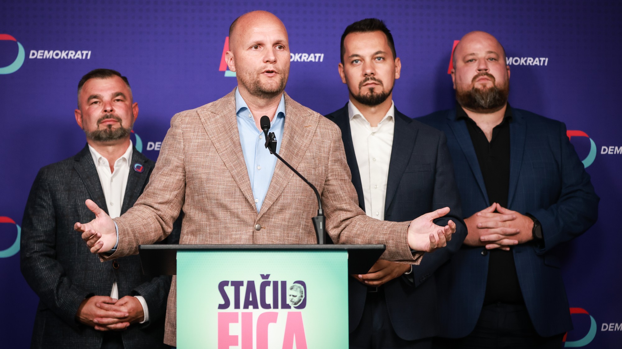 Jaroslav Naď počas tlačovky strany Demokrati