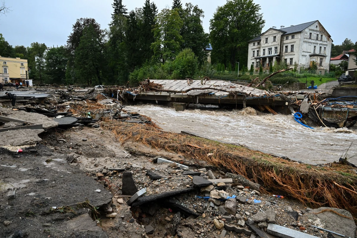  Burze i ulewne deszcze. IMGW wydał OSTRZEŻENIA III STOPNIA. Gdzie obowiązują?