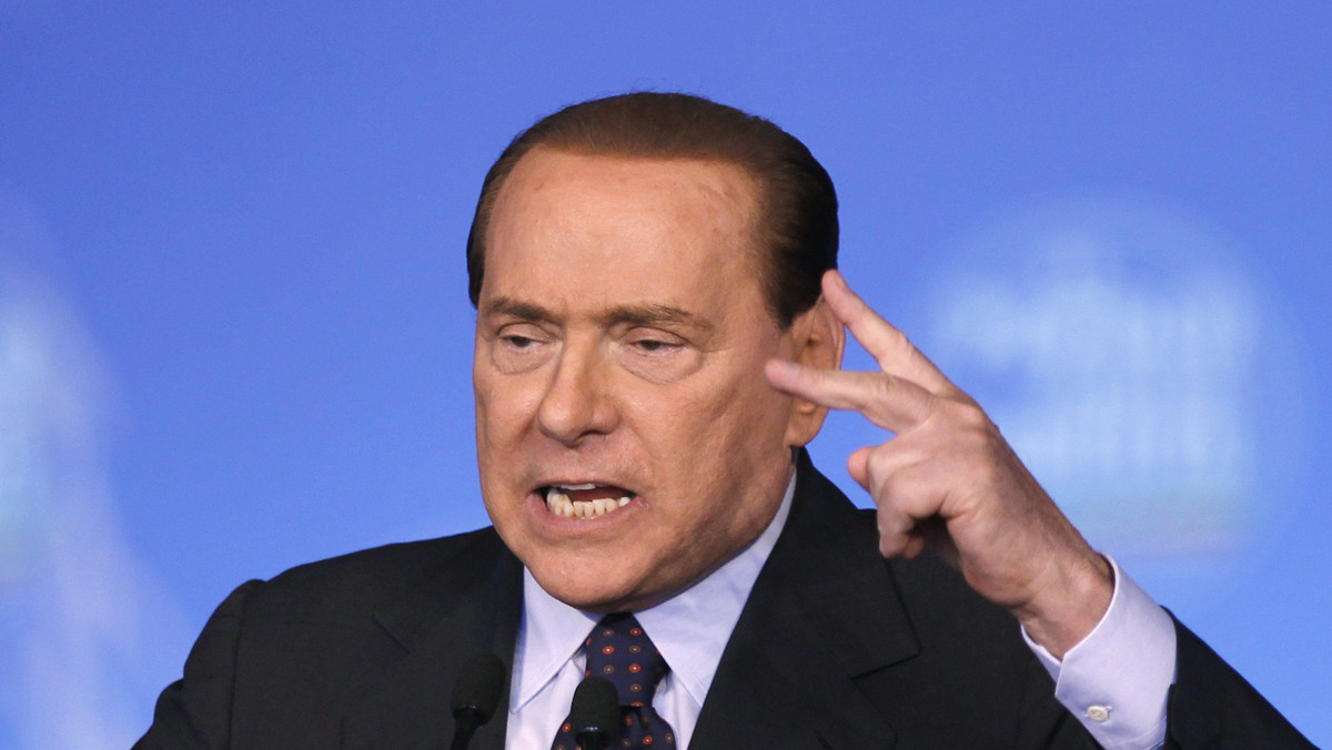 Premier Włoch Silvio Berlusconi oświadczył, że nie powstrzyma go "fala błota i kłamstw". W ten sposób zareagował na serię doniesień prasowych na temat jego prywatnego życia i przyjęć odbywających się w jego domu, także z udziałem nieletniej.