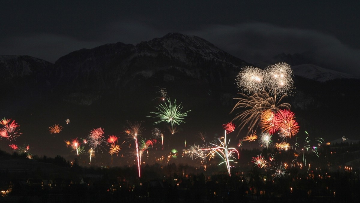 Zakopane. Zapomnieli o przepisach i apelach TPN? Nad miastem fajerwerki