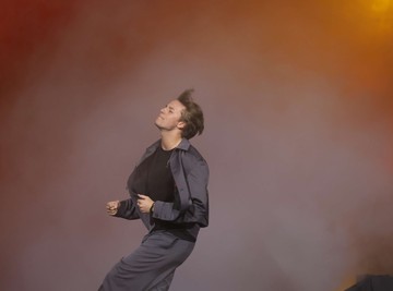 Srpsku glumicu (36) NIKO NA PRVU NIJE PREPOZNAO na koncertu Jakova Jozinovića: Pojavila se u KOŽNOM izdanju sa SVE ŠIŠKAMA! (FOTO)