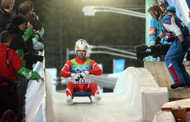 <b>SANECZKARSTWO</b>
<br>
<br>
Z saneczkarzy do Soczi pojadą: Ewa Kuls i Natalia Wojtuściszyn oraz Maciej Kurowski (na zdjęciu), Patryk Poręba i Karol Mikrut.
