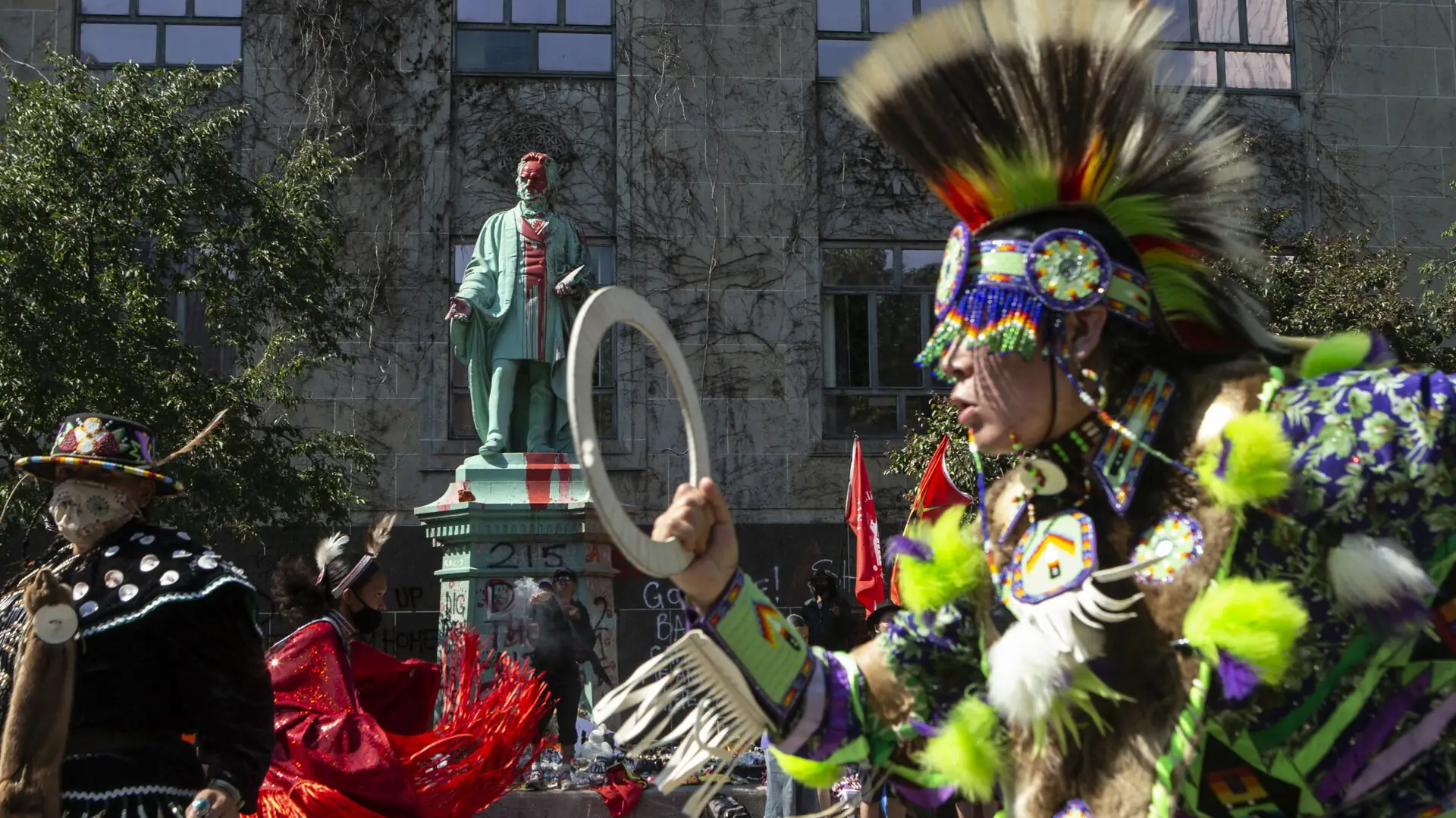 Siedem powodów, dla których nie powinniśmy używać słowa "Indianin" 