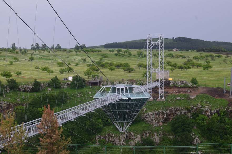 Most i podniebny bar nad kanionem Daszbaszi 