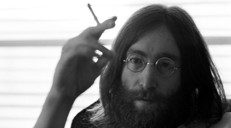 John Lennon sosem látott képeit lehet megvenni