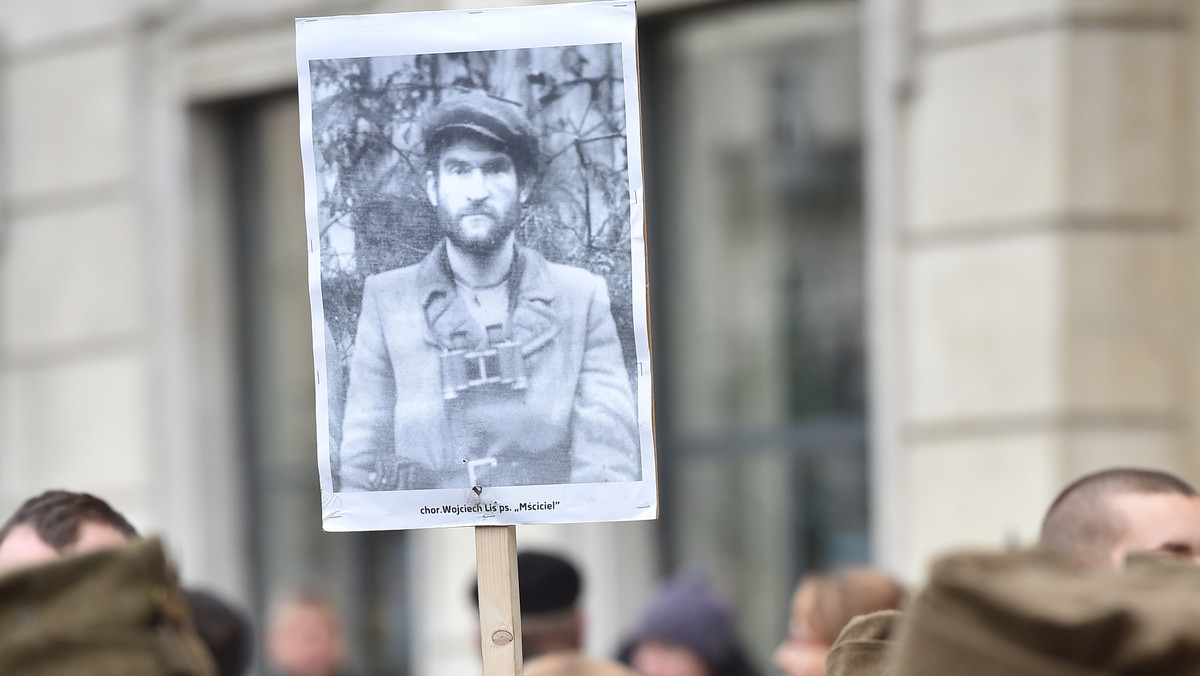 Położone niedaleko Szczytna Rozogi wspominały dziś żołnierzy podziemia niepodległościowego. W tej niewielkiej miejscowości na południu województwa obchodzono Dzień Pamięci Żołnierzy Wyklętych.