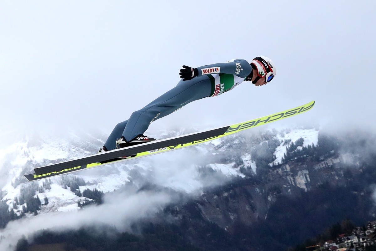 PŚ w skokach: Stoch w mistrzowskiej formie. Wygrał w Engelbergu