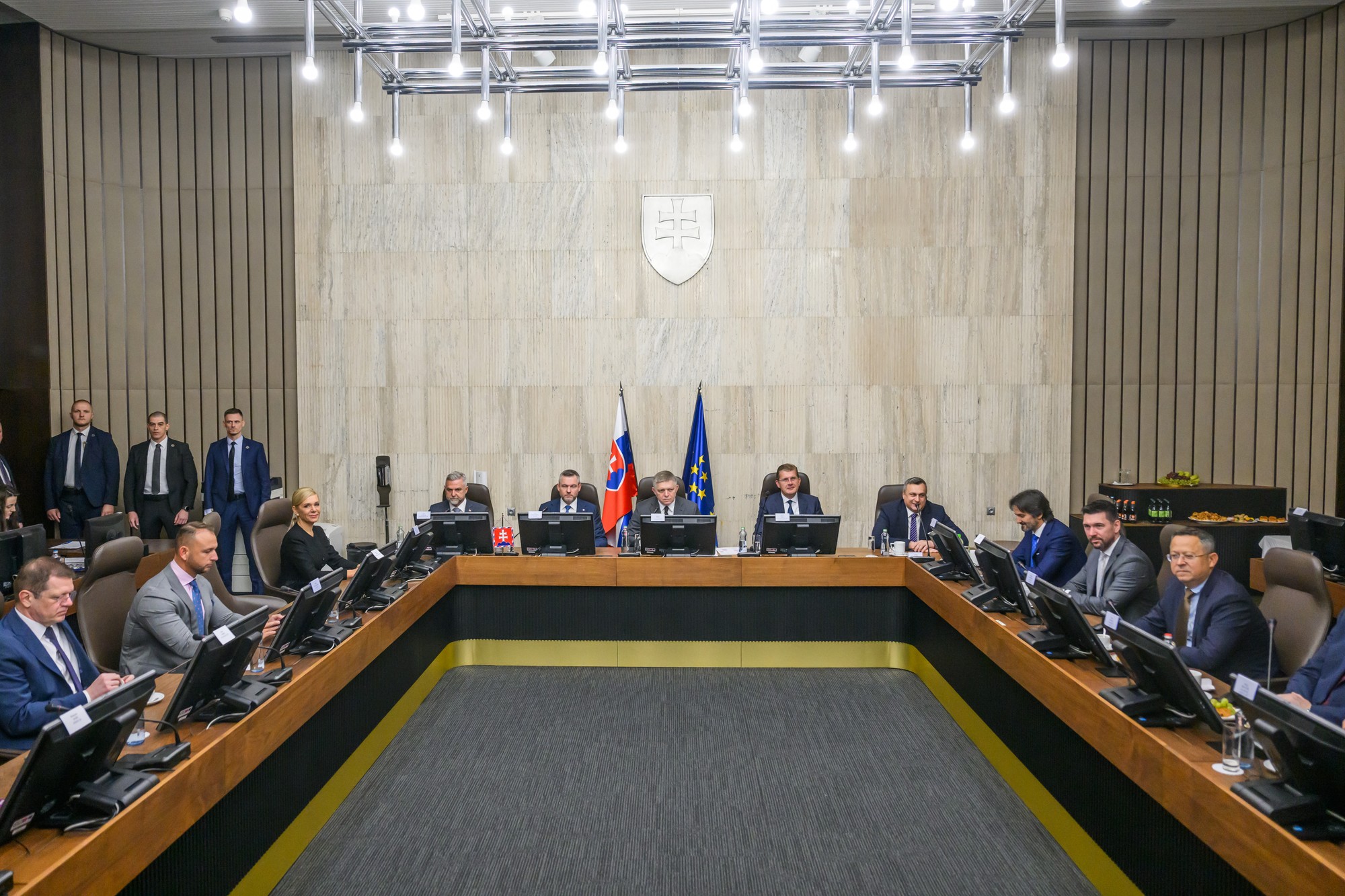 Mimoriadne zasadnutie Bezpečnostnej rady SR.