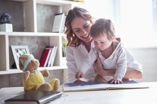 Program Aktywny Rodzic: ponad 630 tys. dzieci objętych pomocą – premier podsumowuje rok