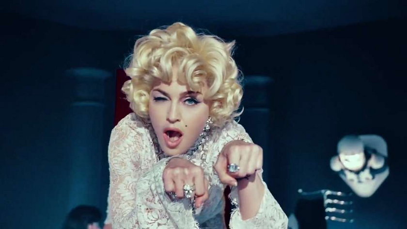 Madonna teledysk Give Me All Your Luvin'