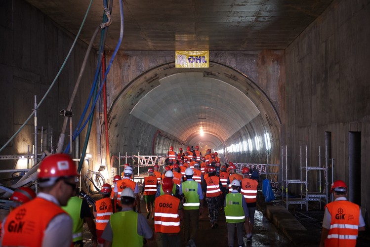 Tunel pod Martwą Wisłą to fragment Trasy Słowackiego o łącznej długości ok. 10 kilometrów. 
<br><br>
fot.  (aw/zuz) PAP/Adam Warżawa