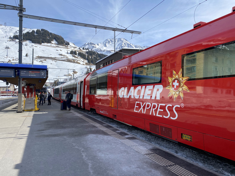 Glacier Express na stacji