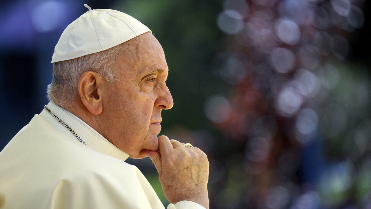 Ważny dzień w Watykanie. Tysiące wiernych oddadzą hołd papieżowi Franciszkowi [RELACJA NA ŻYWO]
