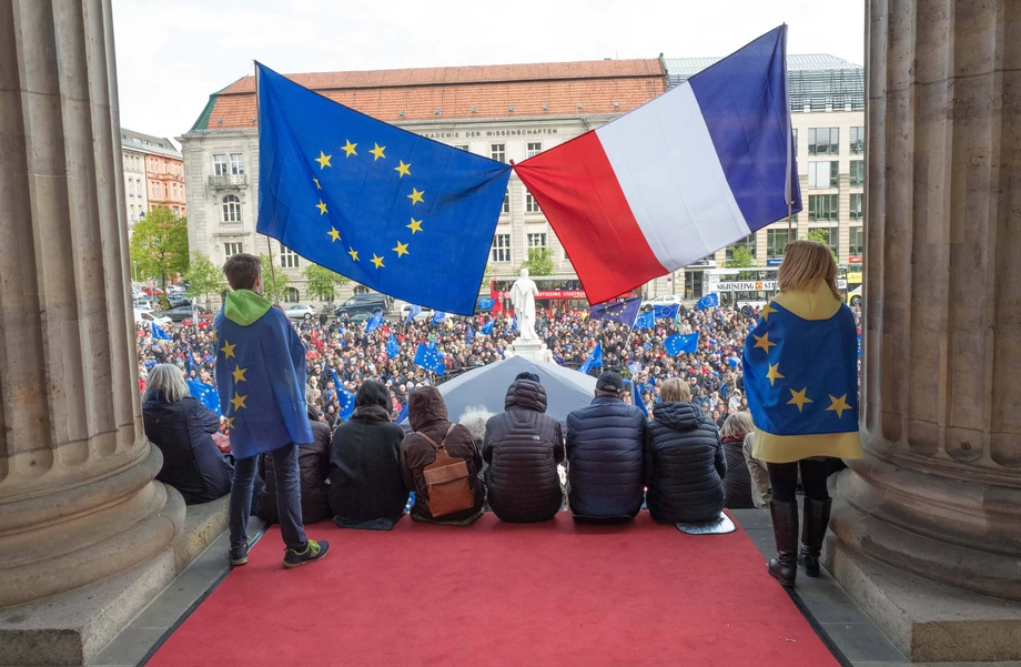 Flagi UE i Francji