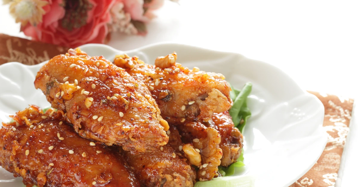 Pyszny obiad na sobotę. Podajemy przepis, Ty gotujesz. Chrupiący kurczak po koreańsku