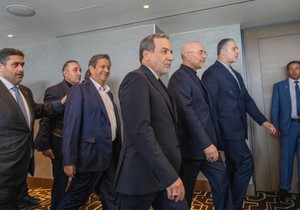 Abas Aragči i delegacija Irana na pregovorima u Obergenu u Švajcarskoj 21. juna