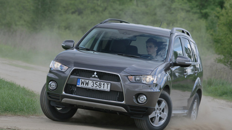 Mitsubishi Outlander czy warto kupić podstawową wersję