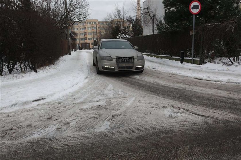 Nie odśnieżyli? Zadzwoń!