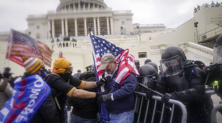 Sokba kerül Trumpnak a beszéde, és ki tudja, hol van még az útóhatások vége