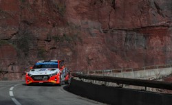 Rajdowy mistrz Hiszpanii... stracił prawo jazdy