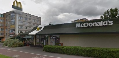 Syn chorej na koronawirusa kobiety pracuje w McDonalds. Restauracja zamknięta