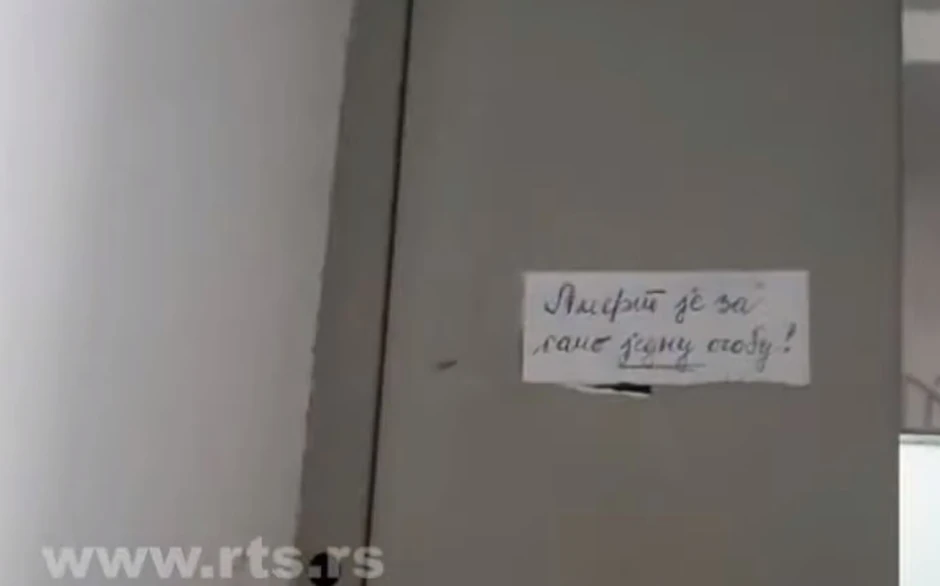 Lift je za samo jednu osobu