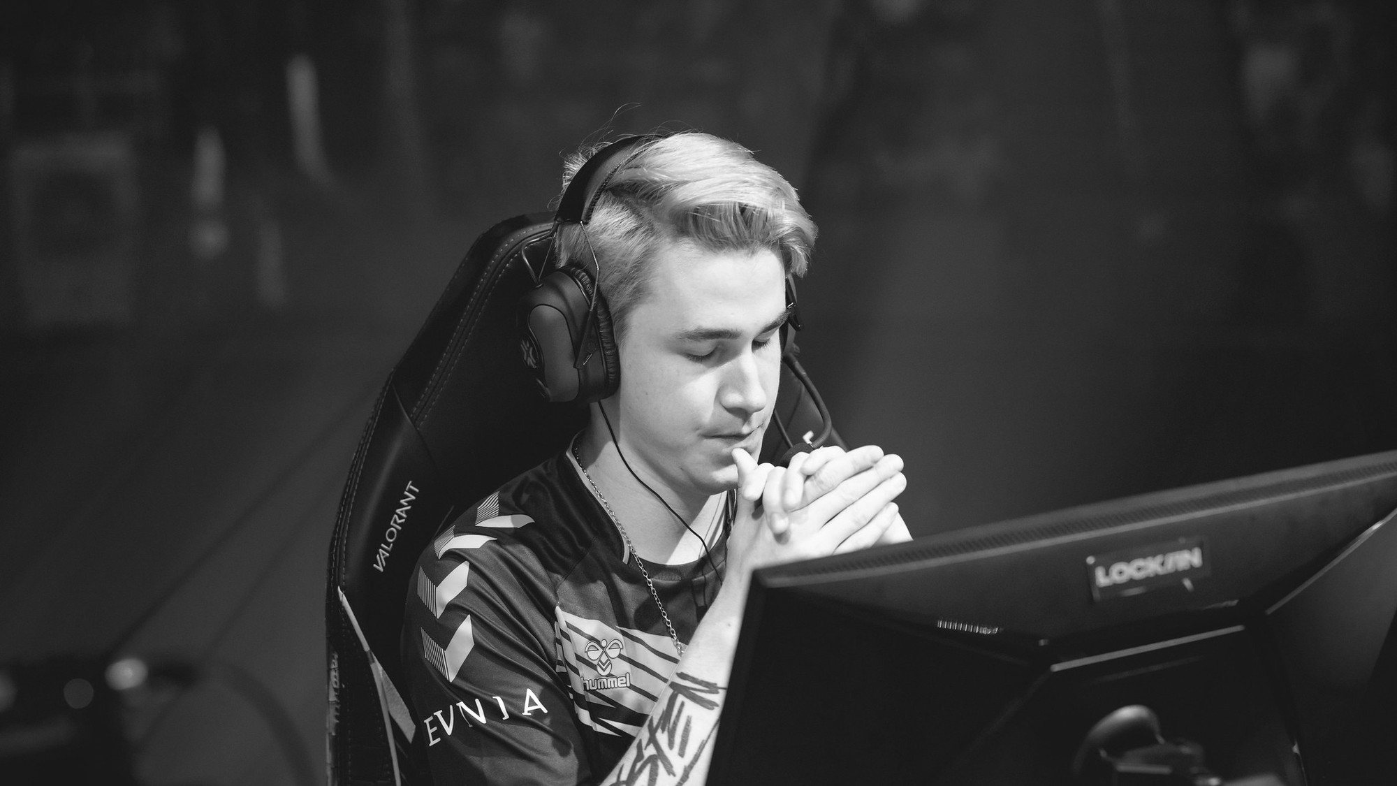 Tragick Spr va Zomrel 19 ro n esk E portov Hr Hern Z na sk