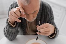 Choroba Parkinsona - ile wynoszą koszty życia z długoletnią i postępującą chorobą?