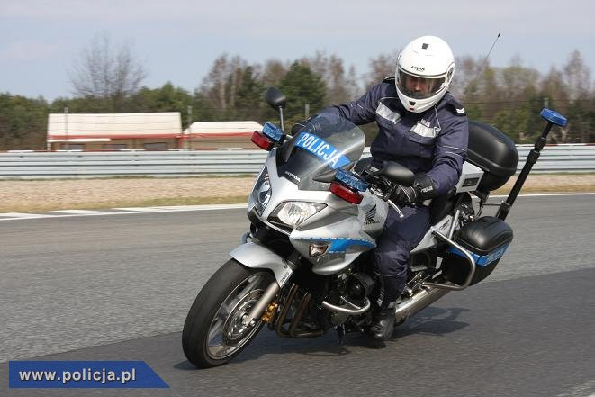 Szkolenie policjantów na motocyklach