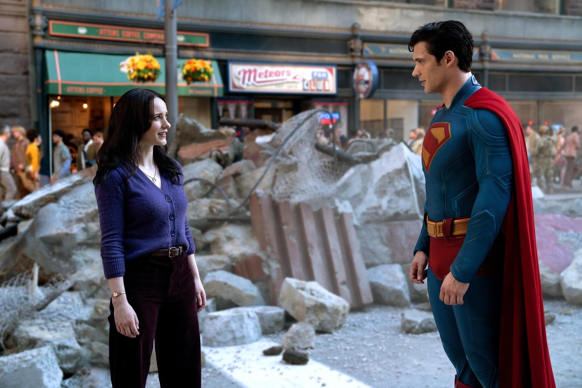 Rachel Brosnahan jako Lois Lane oraz David Corenswet jako Superman w filmie Jamesa Gunna
