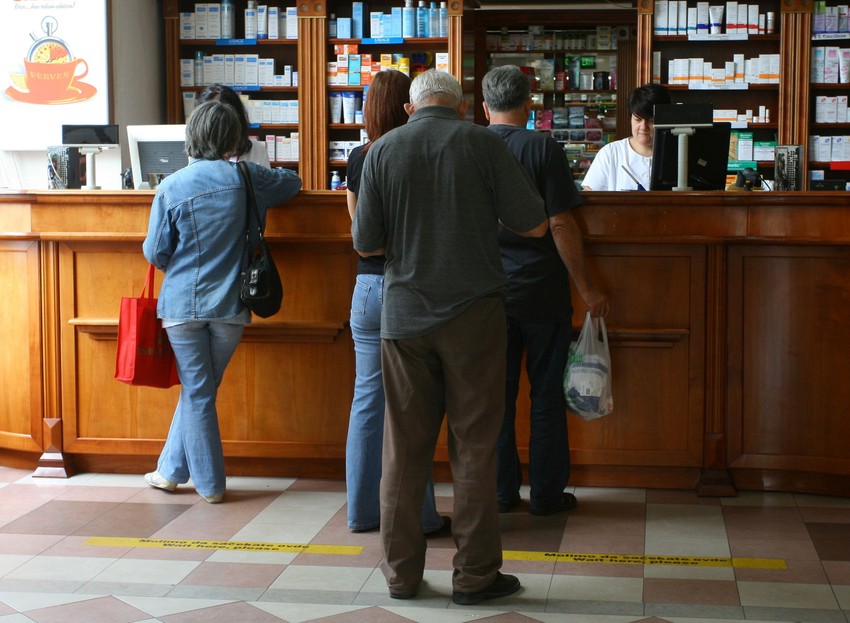 Apotekarska ustanova „Beograd“