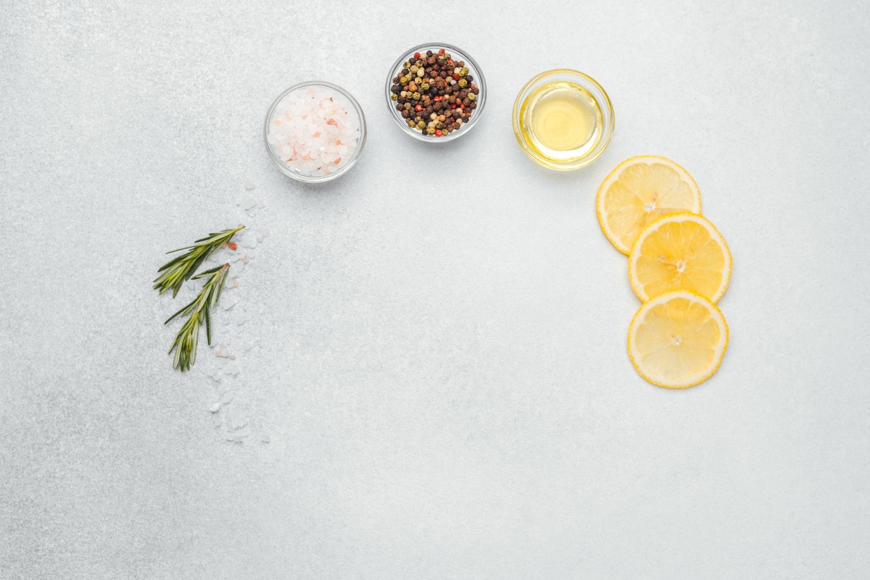 Vaša kuchyňa je plná prírodných trikov, ktoré si poradia s nepríjemnými pachmi.