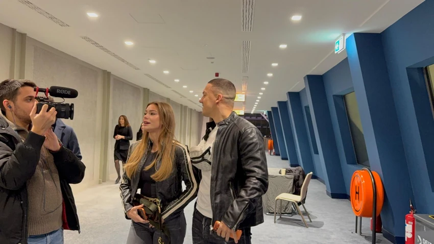 Baka Prase sa devojkom Milenom