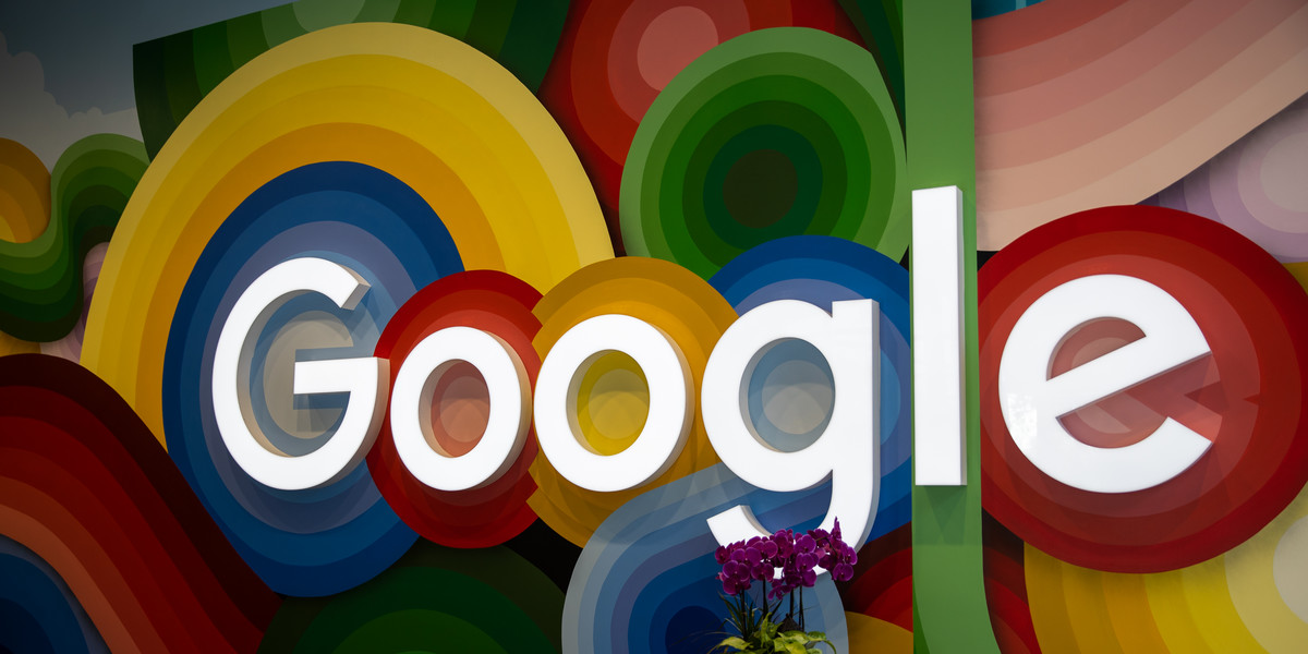 Po raz pierwszy od dziesięcioleci Google musi stawić czoła zwiększonej konkurencji w dziedzinie wyszukiwania.