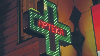 naczelna rada lekarska nalega na utrzymanie zakazu reklamy aptek