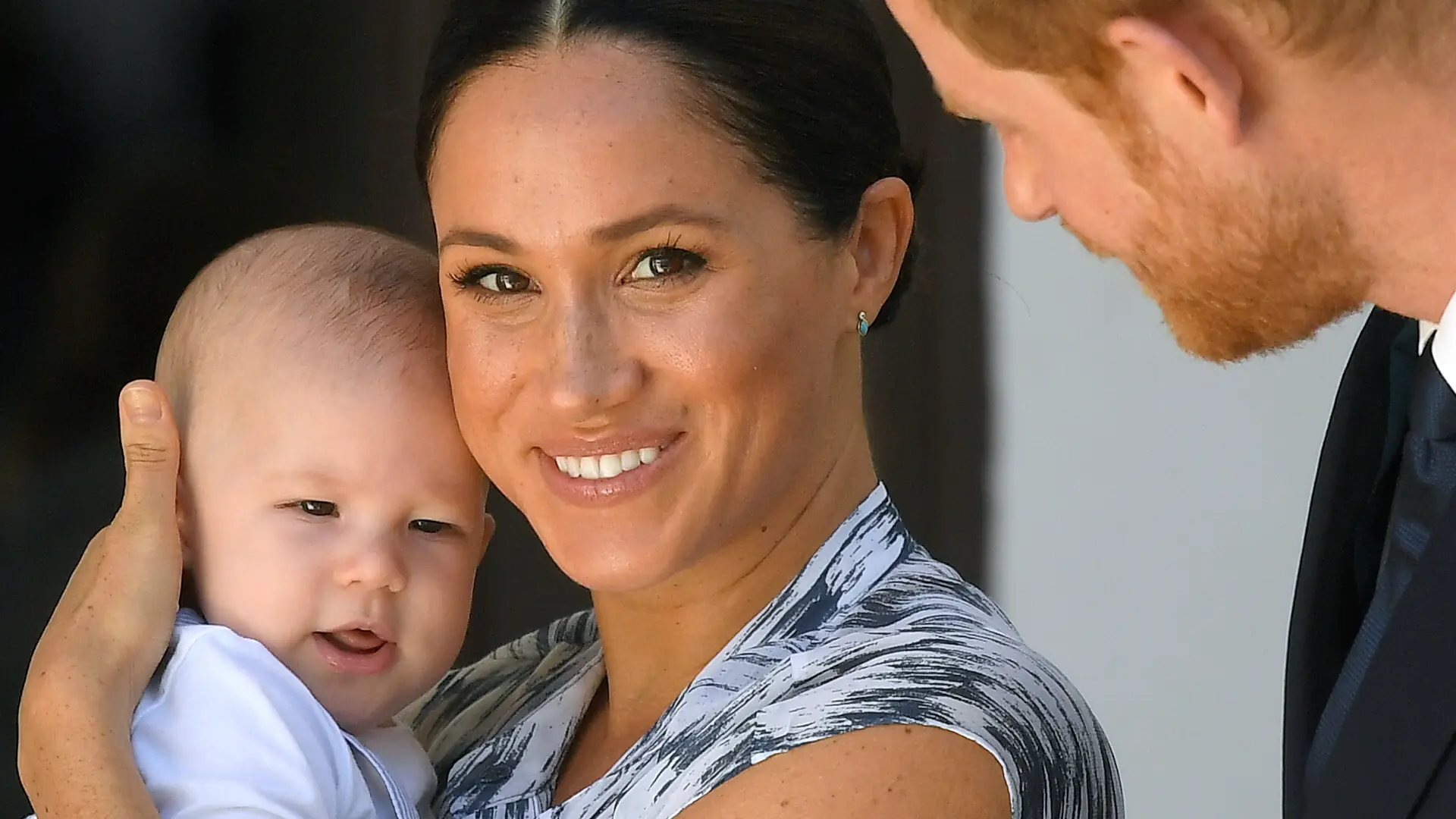 "Potwierdzamy, że Archie będzie starszym bratem". Harry i Meghan znów zostaną rodzicami