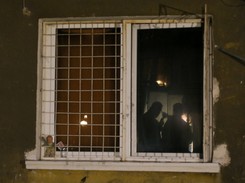 Pożaru na warszawskiej Pradze nie było? 'Kobieta miała obrażenia głowy'