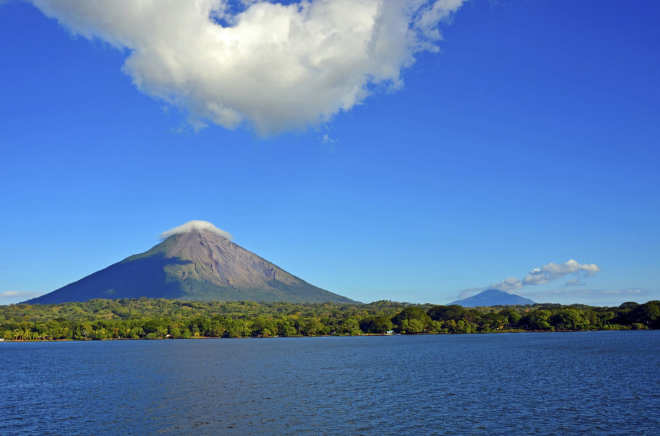 Ometepe - wulkany Concepción i Maderas (w tle)