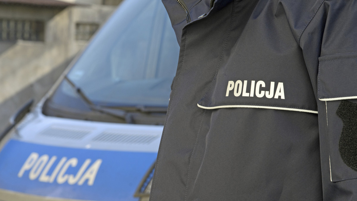 Policja w Braniewie otrzymała w piątek w nocy zgłoszenie o zderzeniu dwóch składów na rampie przeładunkowej. Ranny został pracownik nastawni - czytamy na stronie Radia Olsztyn.