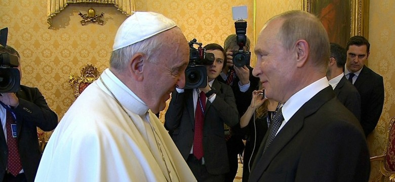 "Szczekanie NATO pod drzwiami Rosji". Te słowa papieża Franciszka wywołały burzę