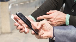 korzystanie z telefonu służbowego w celach prywatnych. co z vat?