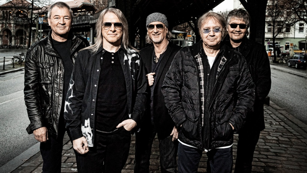 Legenda rocka, zespół Deep Purple, przyjedzie do Polski w maju 2017, żeby zaprezentować publiczności materiał z nowego krążka "inFinite" i ... powiedzieć do widzenia. Trasą "The Long Goodbye Tour" muzycy żegnają się ze sceną, więc będziemy ich w Polsce podziwiać ostatni już raz. Muzycy zagrają 23 maja w łódzkiej Atlas Arenie i dzień później w katowickim Spodku.