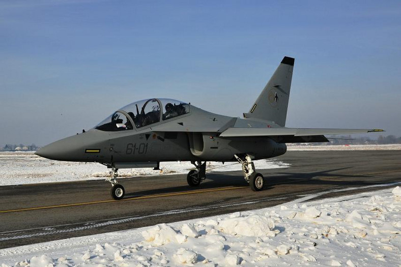 Alenia Aermacchi M-346