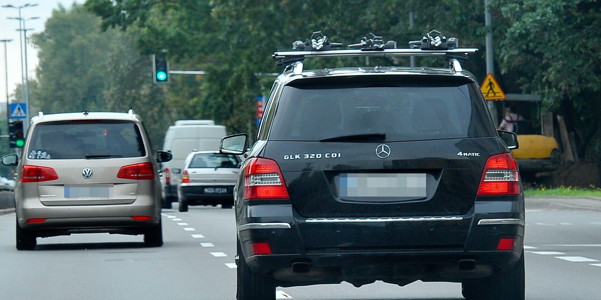 Hofman setką pod siedzibą premiera!