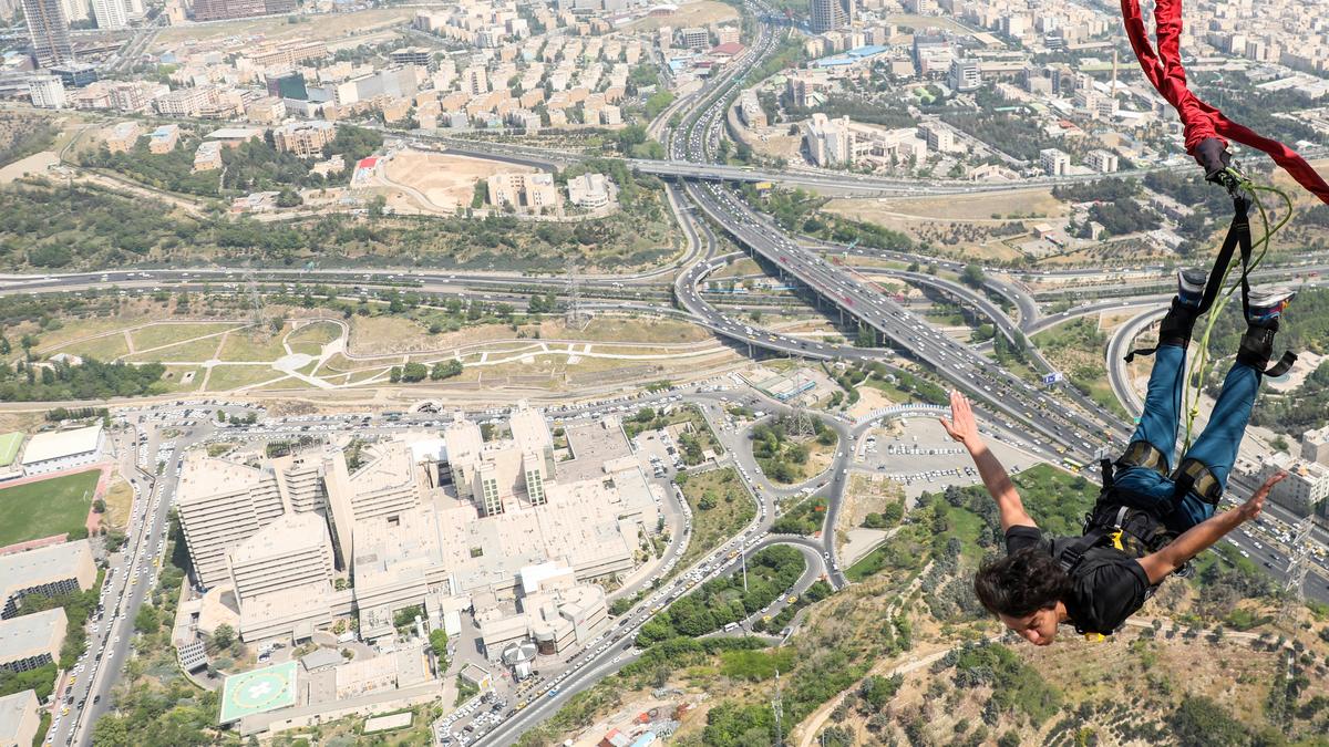 Íme, a legbátrabbak, akik kipróbálták a világ legmagasabb bungee jumpingját – galéria